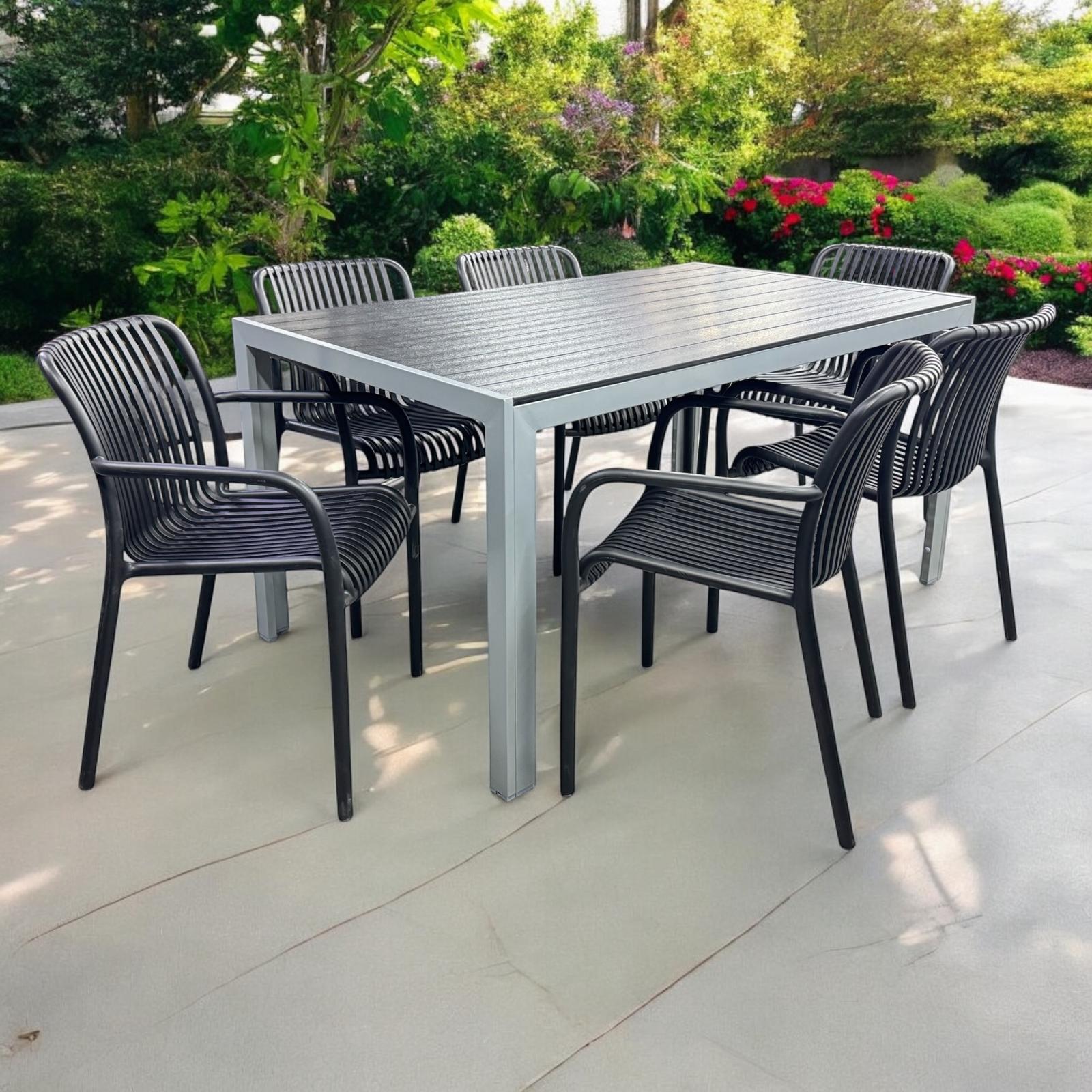 Модерна и издржлива маса,во комбинација цо 6 удобни столици